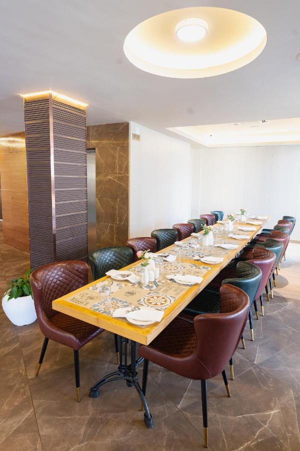 Marine Inn Hotel Kochi Ngoại thất bức ảnh