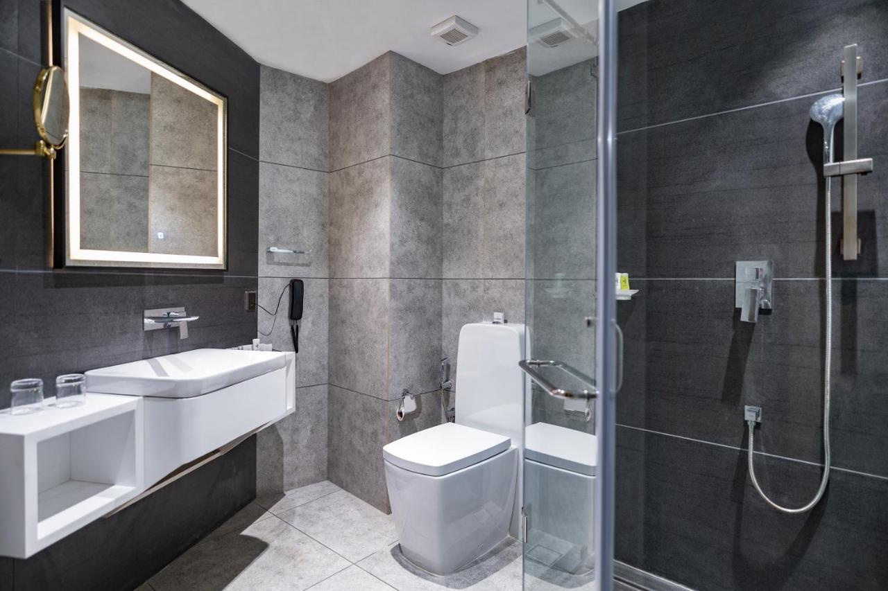 Marine Inn Hotel Kochi Ngoại thất bức ảnh