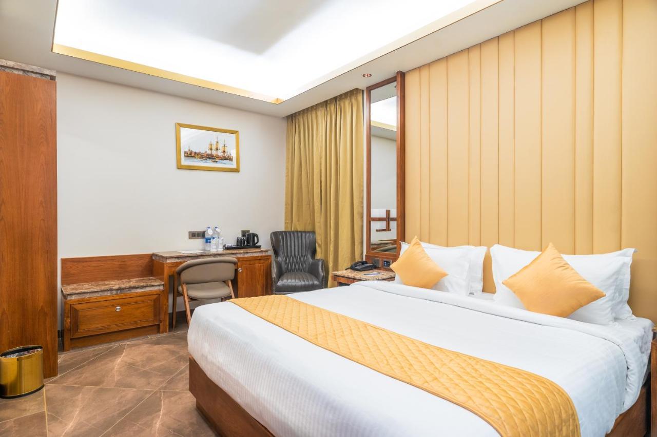 Marine Inn Hotel Kochi Ngoại thất bức ảnh